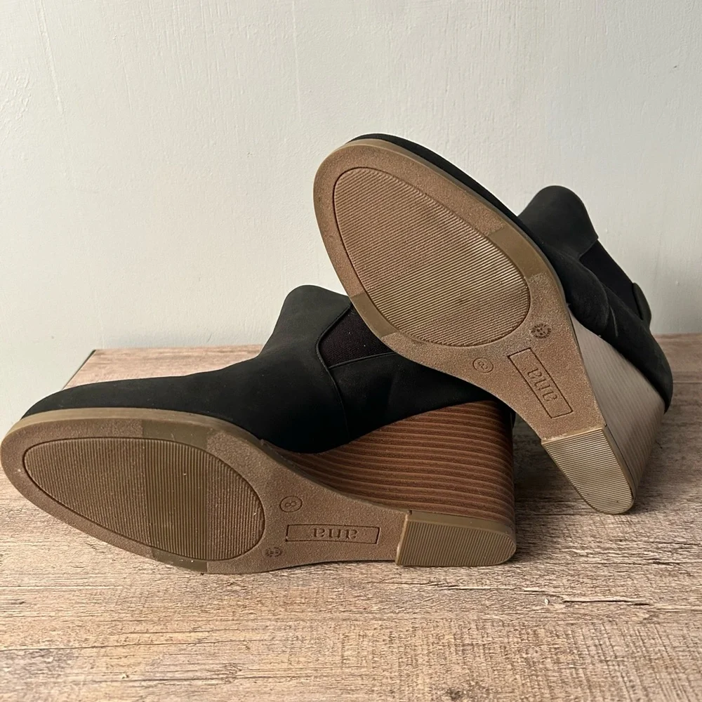 New 8 medium Women's Black Wedge‎ Ankle Boots
